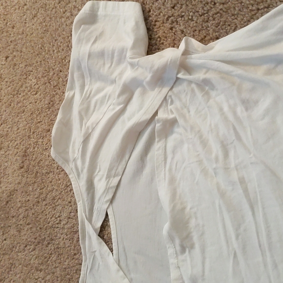 Open back Tommy Hilfiger Tee - Picture 9 of 17